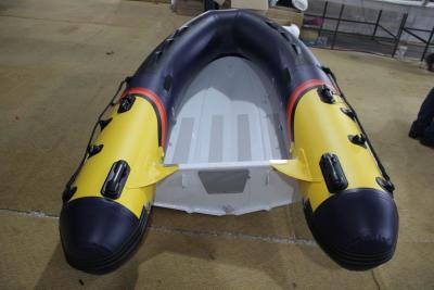 中国 ライト級選手270 cmのアルミニウム肋骨のボートの四色刷3人の膨脹可能なボート 販売のため