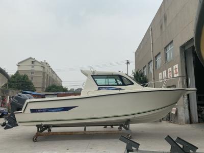 中国 2023 new 27ft GRP boat for fishing and  recreation with 8 persons crew with cabin 販売のため