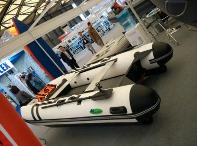 China 12 pés de barco de pesca inflável para o lazer relaxam no assoalho de Airmat com peso leve à venda