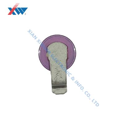 China resistor dependiente del voltaje de los MOVIMIENTOS SMD MOVS del varistor de SMT de los varistores del soporte de la superficie 7D561 en venta