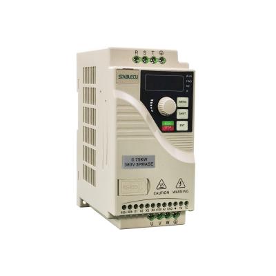 China 1.5KW 2.2KW Mini Frequency Inverter Single Phase VFD for sale