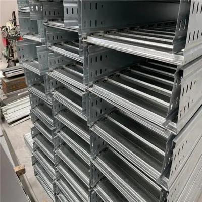 China 20-100 kg/M Escadaria de alumínio Tipo de bandeja de cabo Fabricantes Cor prateada à venda