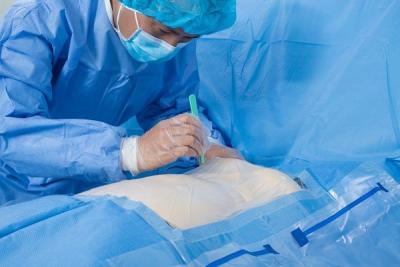 China Durch Durchlauf, den steriles chirurgisches drapiert, der chirurgische Stoff, drapiert kardiovaskuläres klares einschneiden Film zu verkaufen