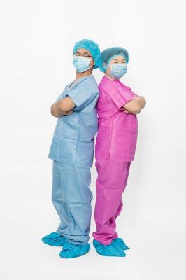 China SMS disponible no tejido friega el traje para el hospital del hospital médico friega el traje con las mangas cortas en venta