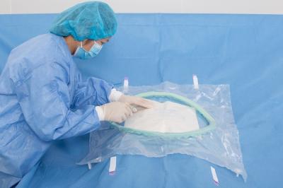 China Bolso flúido de la incisión PE de la C-sección transparente quirúrgica de la película, productos quirúrgicos médicos en venta