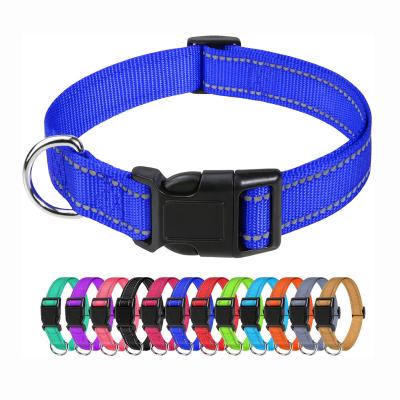 China Adjustable Safety Personalized Pet Collars Nylon Dog Collars With Buckle en venta
