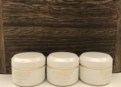 Chine Crème soignante du maquillage 360 permanents de Famisoo pour empêcher la croûte pour le sourcil/eye-liner/lèvre à vendre