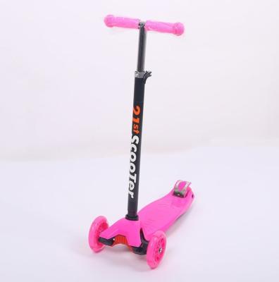 China Light-Up 4 Wheel Skate Kick Scooter For Adults Extra Wide Deck Folding Kids Scooter for sale