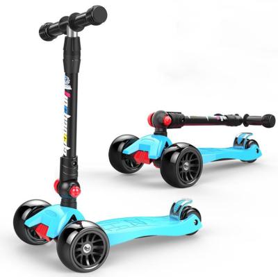 China Kids Surfing Skate Kick Scooter Push Scooter With Extra Wide PU Light-Up 4 Wheels for sale