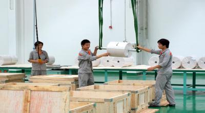 中国 食糧パッキング台所回復可能なアルミ ホイルI.D 152mmアルミニウム ペーパー ホイル 販売のため