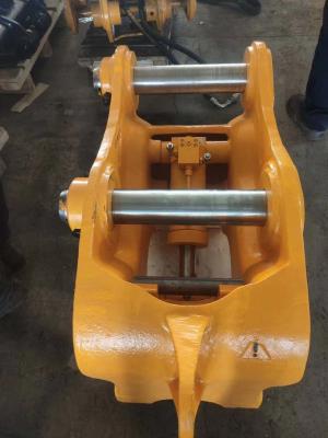 China 1000mm Step Width Tilt Rotator Quick Hitch For Excavator Breakers for sale