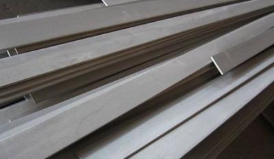 China Barra plana de acero inoxidable laminada en caliente 310S para la caldera y la parte a prueba de calor en venta