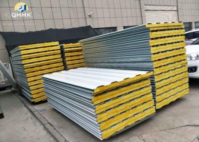 China Los paneles de bocadillo acanalados del metal modificados para requisitos particulares para Warehouse en venta