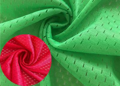 Chine Le grand trou folâtre le polyester 100% de Mesh Fabric pour des poches à vendre