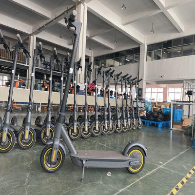 Chine Alliage d'aluminium électrique du scooter 30km/h de Bluetooth de batterie au lithium à vendre