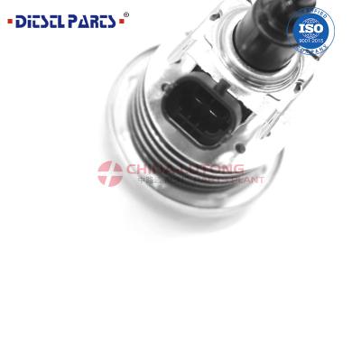 China Diesel Exhaust Fluid (DEF) Injection Diesel Emissions Fluid Injector for sale