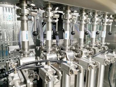 Chine 6 automatiques machine de remplissage liquide chimique principale de machine à emballer du shampooing à vendre