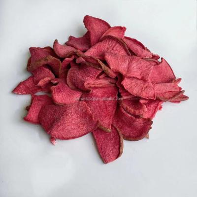 China Vacuum Fried Red Turnip Healthy Dried Vegetable Chip Natural Snack Dried Red Radish Chips for sale