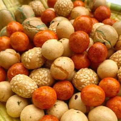 China Crispy Roasted Sesame peanut ball snack Mixed Peanuts Crackers for sale