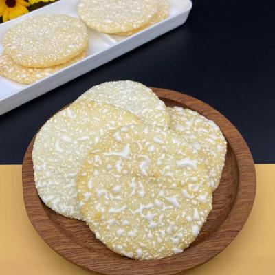 Chine Des biscuits au riz ronds naturels délicieux, fabriqués à partir d'ingrédients haut de gamme à vendre