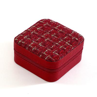 China SMALL FRAGRANCE SERIES SIMPLE STORAGE TRAVEL PORTABLE JEWELRY STORAGE BOX EARRINGS RING RING SMALL JEWELRY BOX en venta
