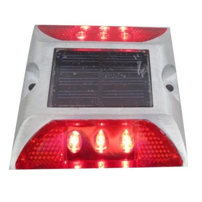 China Die Casting Aluminum Solar LED Road Stud 6 LEDS Powered By Mono Crystalline Solar Panel for sale