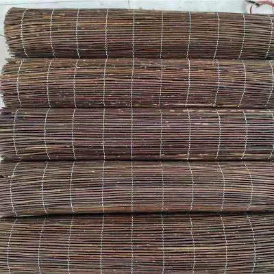 China ECO Friendly Decoration Panels Privacy Carbonized Natural Reed wicker Fence Outdoor Garden Fencing for sale