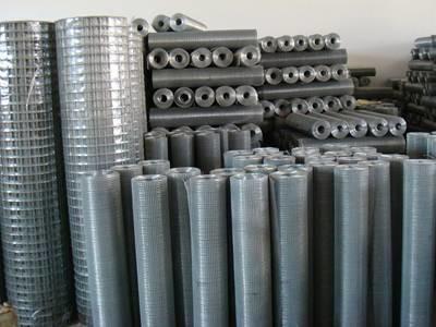 China Hot Dipped Galvanized Green Pvc Coated Steel Welded Wire Rolled Fencing 14 Gauge Gaw Wire Mesh for sale