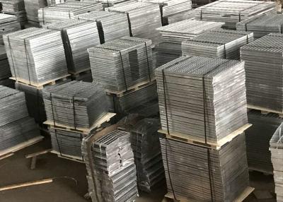 China Heavy Duty 824mm 30X4 Steel Grating Panels Floor Forge Walkway Galvanised Steel Grating for sale