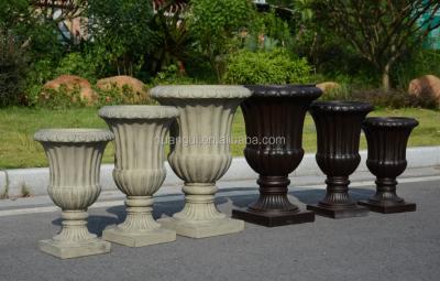China 2019 Factory direct sales American design light weight environmental cheap urn planting pot outdoor garden pot for sale