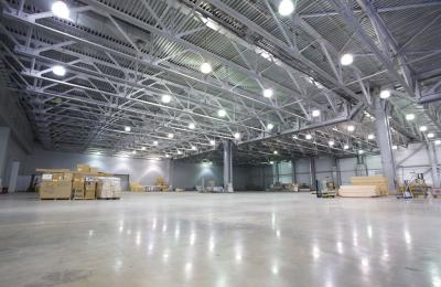 China luz industrial de la bahía de 140lm/w IP65 LED alta para la industria de la tienda del garaje del almacén del taller del techo en venta