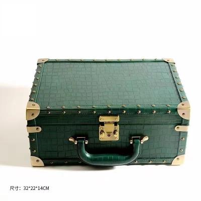 China Alligator Pattern Hand Made LV Style Personalised Custom Made Paper Jewelry Box for sale