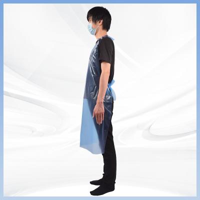 China Avental plástico médico impermeável do avental descartável azul macio respirável do PE à venda