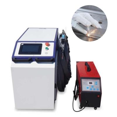 Cina Macchina di saldatura laser a fibra portatile ad alta precisione per una precisione di ± 0,02 mm in vendita