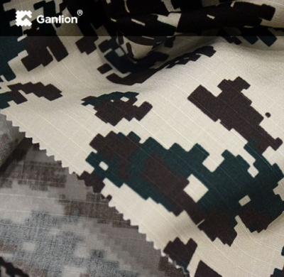 China Material uniforme Ripstop 2*2 de pano do exército de nylon da camuflagem de Digitas do algodão à venda