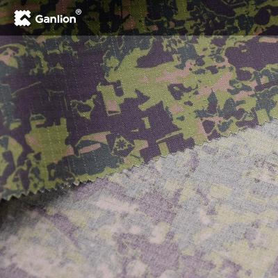 China Tela cruzada 2/2 de la tela del uniforme militar del camuflaje del algodón WR del poliéster en venta
