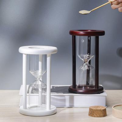 China hölzerne DIY handgemachte selbstladende Sanduhr des kreativen dekorativen der Verzierungen hölzernen Handwerksgeschenktreibsandflaschentrichtertimers zu verkaufen