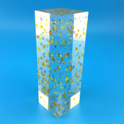 China Factory Design Custom cheap paper weight Clear Cube  Acrylic Paperweight Embedded In Sequins Resin paperweight for sale