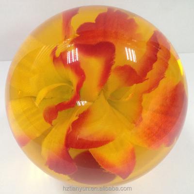China Skyringe Resin Craft Paperweights , Dia8cm Gift Paperweight for sale
