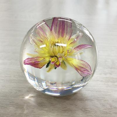 China Acrylic Flower Paperweight  Logo Customized For Decoration for sale
