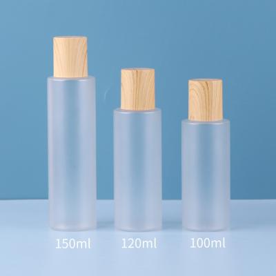 China Eco Golden Airless Pump Bottles Luxury Capacity 150ml For Cosmetics for sale