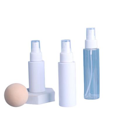 China 60 ml botellas de spray de fragancia color disparador perfume blanco limpiador de plástico a granel en venta