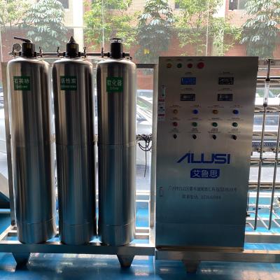 Chine système de traitement de l'eau d'osmose d'inversion 380V, machine d'épurateur de l'eau du RO 1000lph à vendre