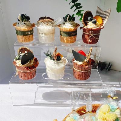 Chine Porte-displays de support de crème glacée à cône acrylique 1 à 10 trous Porte-displays acrylique transparent sur mesure à vendre