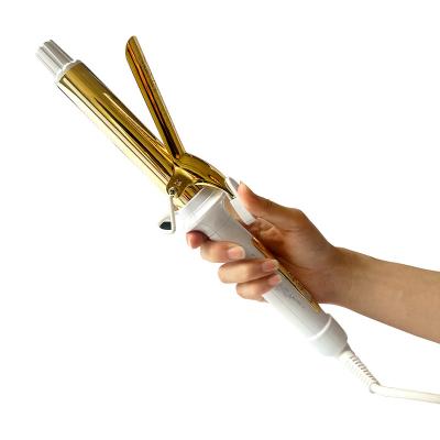 China Golden Hair Curling Iron with LCD Intelligent Control Negative Ion for Antiscalding Professional Styling en venta