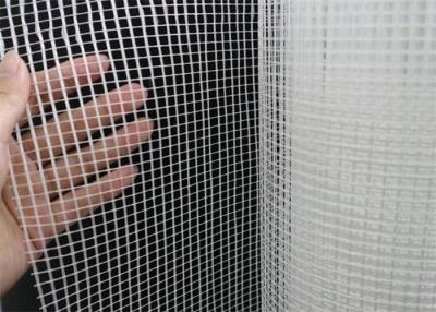 Китай Сетка волокна сетки стеклоткани белого алкалиа 4 x 4mm устойчивая для делать водостойким продается