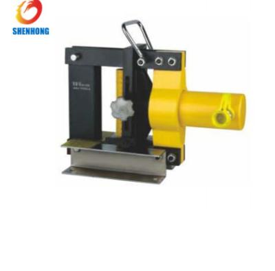 China Portable Hydraulic busbar bender CB output 15T width 150mm max thickness 10mm for sale