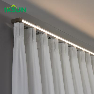 Cina Hot Sale Living Room Ceiling Mounted Heavy Duty Bracket Aluminium Curtain Track With LED Light in vendita