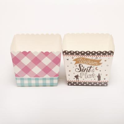 China Caja de embalaje de panadería compostable Taza de pastel de papel cuadrada plegable con logotipo en venta