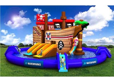 China Campo de jogos inflável gigante elegante da água do navio de pirata para o verão à venda